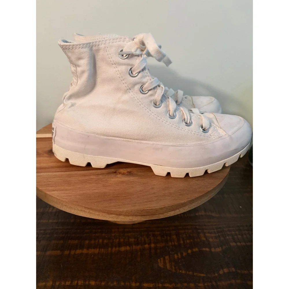 Woman's Converse Size 6.5 Chuck Taylor All Star Lugged High Top Sneakers 565902C